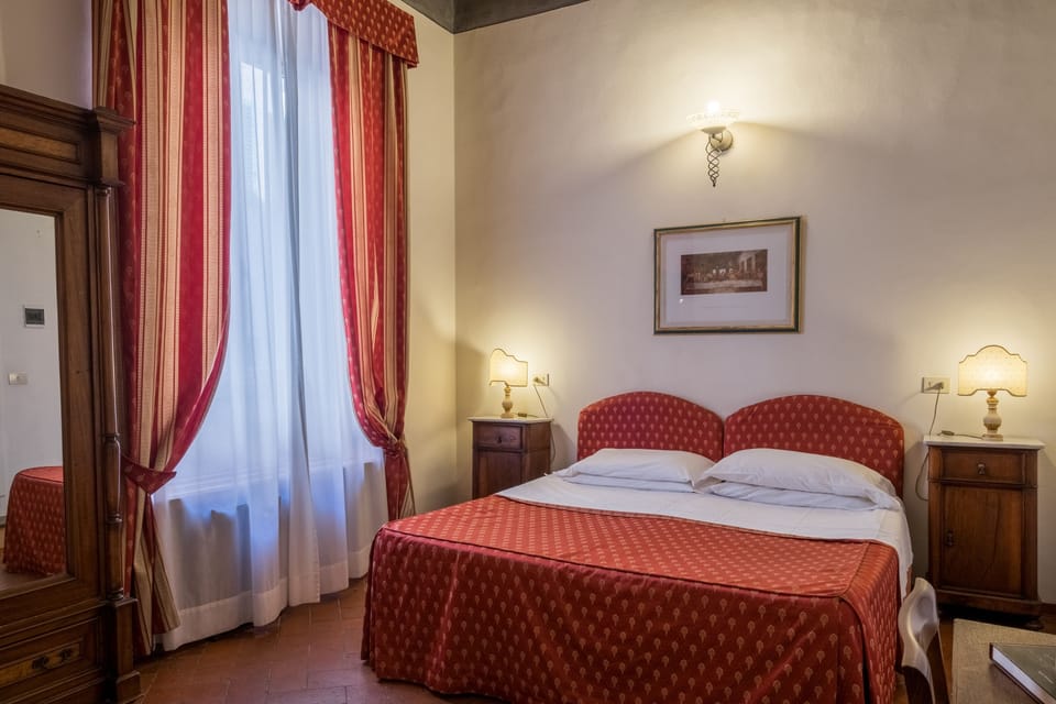 Superior Room | Free minibar, in-room safe, desk, blackout drapes