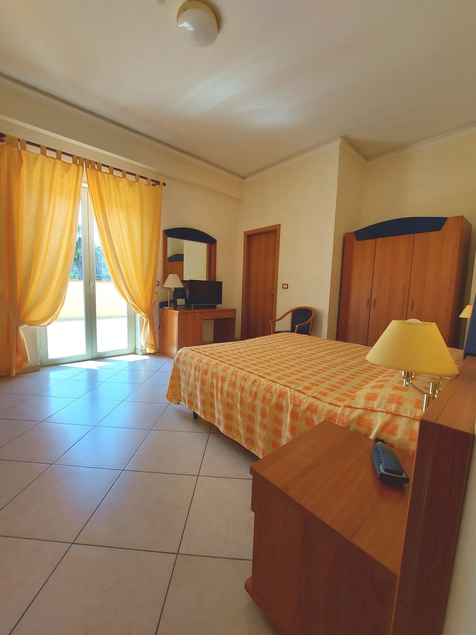 Standard Double or Twin Room, Accessible, Private Bathroom | 10 bedrooms, minibar, in-room safe, desk