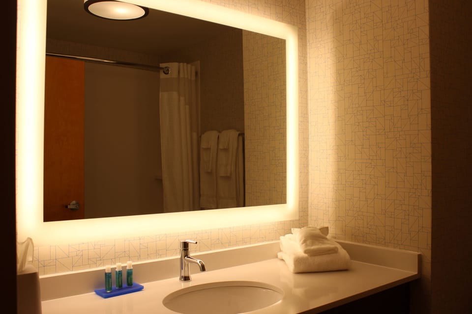 Hair dryer, towels
