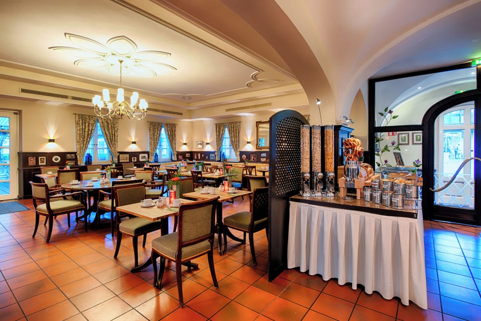 Daily buffet breakfast for a fee