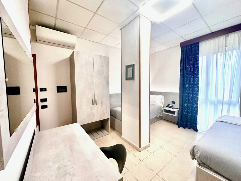 Double Room | Down comforters, minibar, in-room safe, blackout drapes