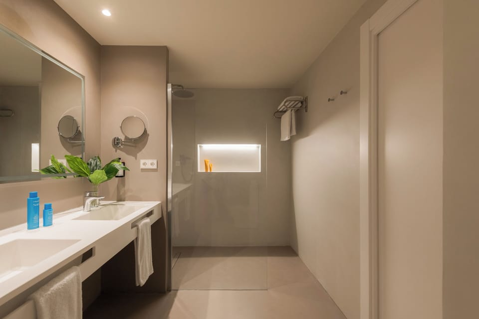 Junior Suite, Terrace | In-room safe, free WiFi, bed sheets
