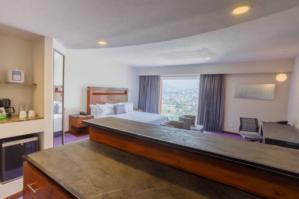 Junior Suite | Premium bedding, minibar, desk, blackout drapes