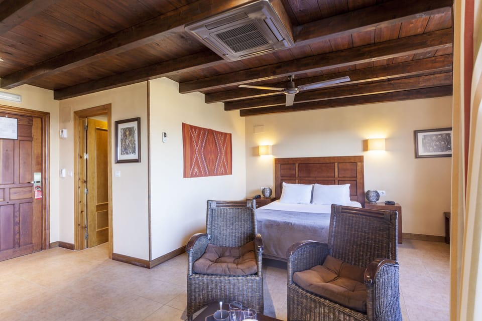 Triple Room | In-room safe, desk, iron/ironing board, rollaway beds