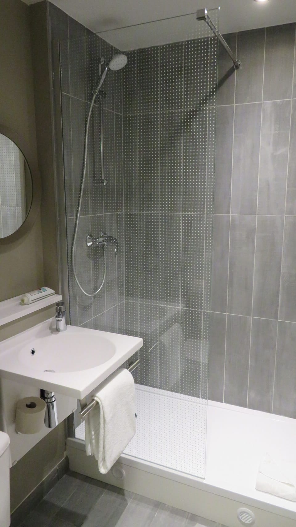Shower, rainfall showerhead, eco-friendly toiletries, hair dryer