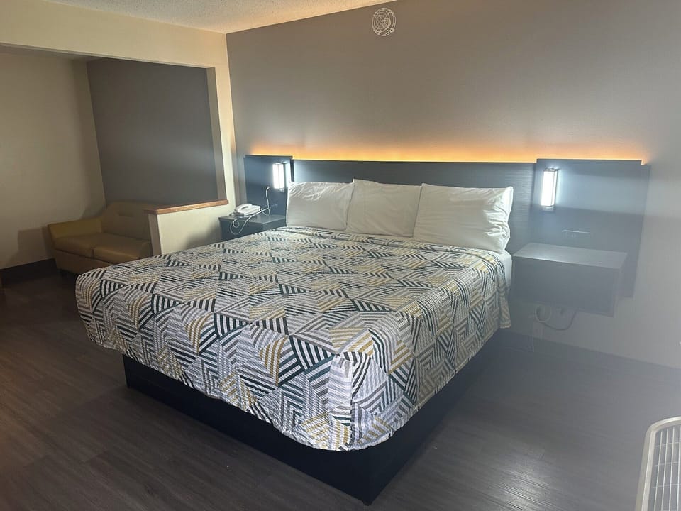 Free WiFi, bed sheets