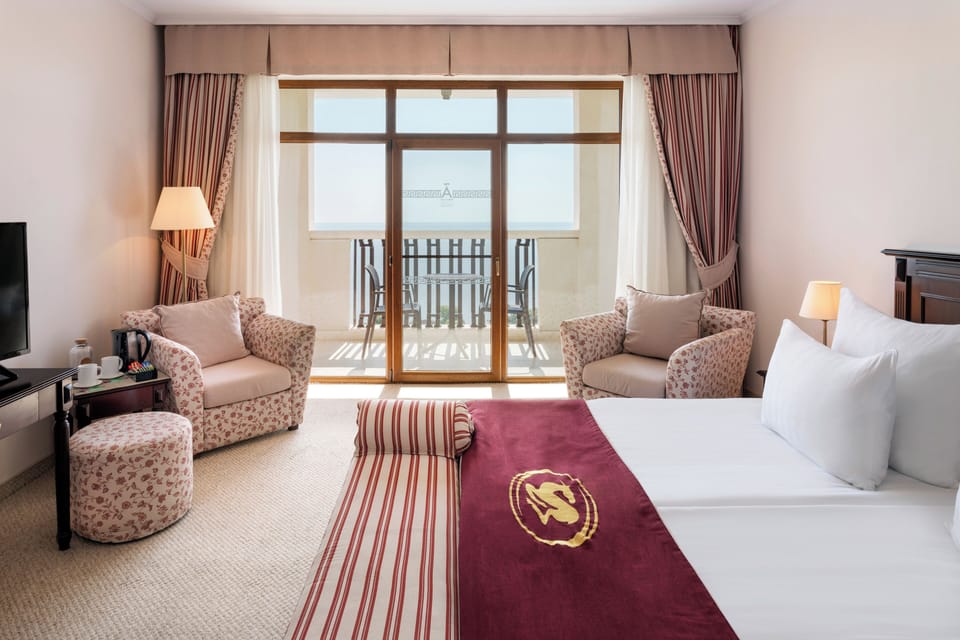Classic Room, Sea View (Twin Beds) | Egyptian cotton sheets, premium bedding, minibar, in-room safe