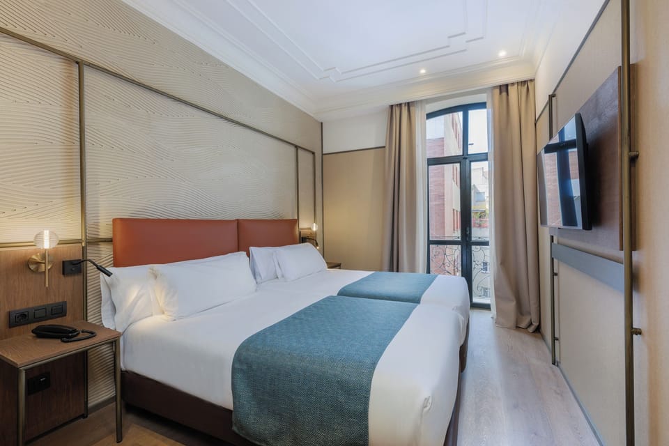 Down comforters, minibar, in-room safe, desk