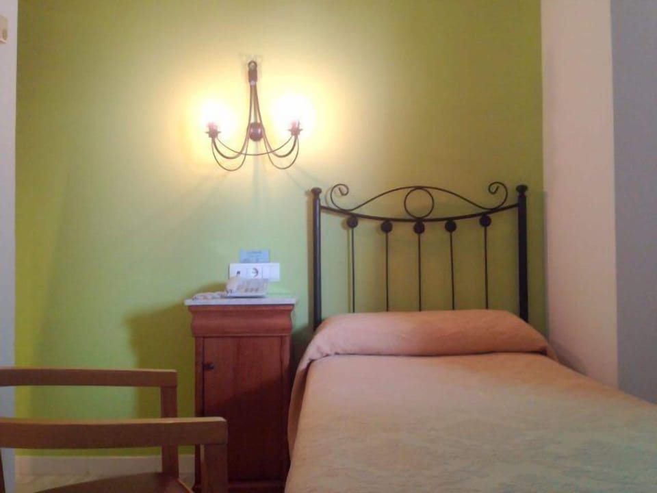 In-room safe, wheelchair access