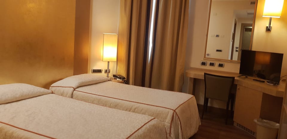 Standard Twin Room | Premium bedding, down comforters, minibar, in-room safe