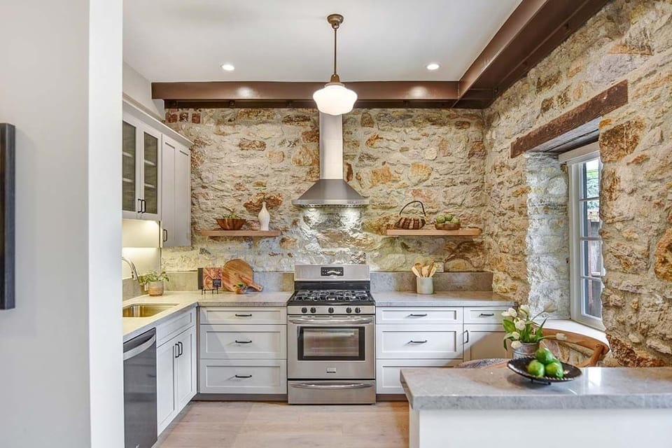 2-Bedroom Bungalow, 2 Queen Beds, Private Garden and Deck, Ground Floor, Stone Walls | Private kitchen | Microwave, coffee/tea maker, electric kettle, toaster