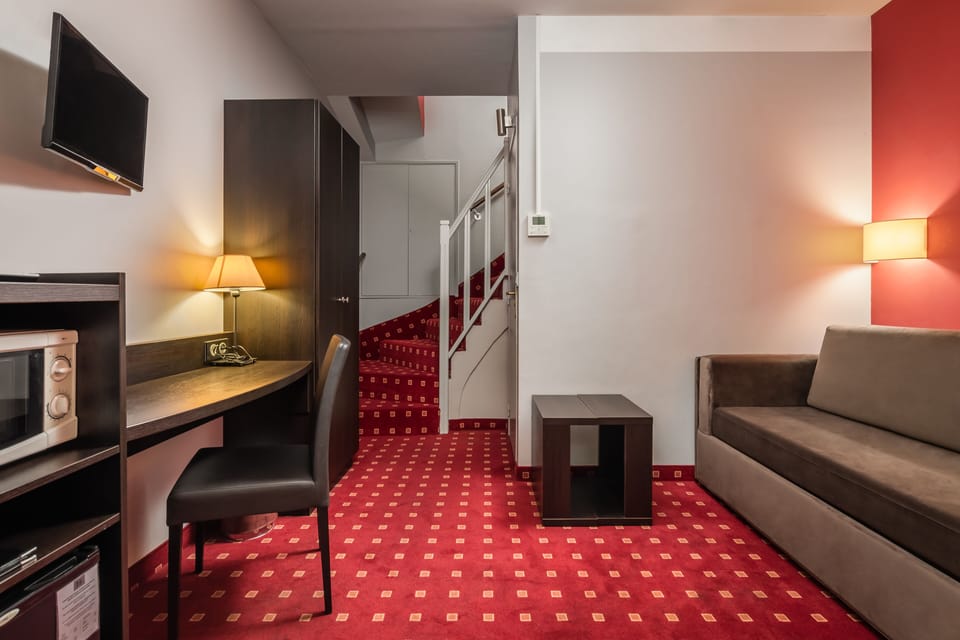 Duplex Appartment | Minibar, in-room safe, soundproofing, iron/ironing board