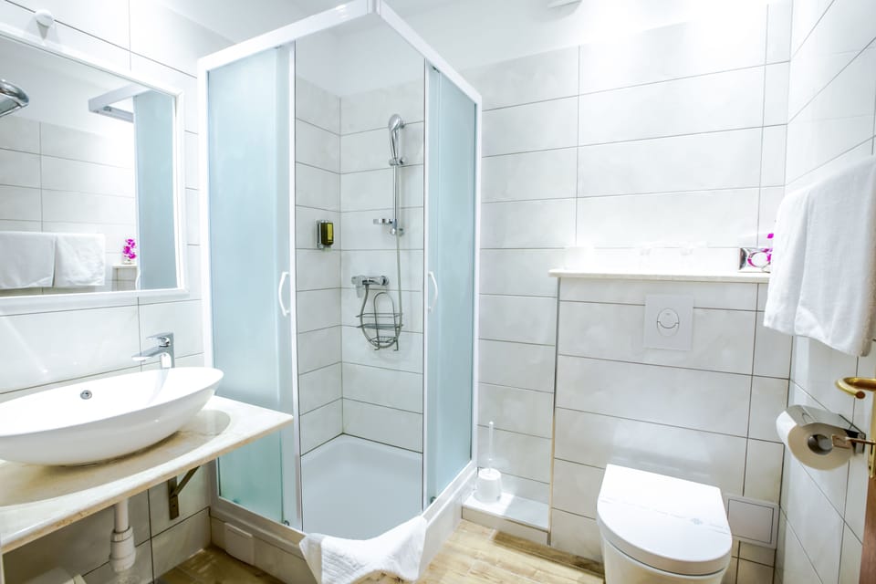 Standard Double Room, Balcony, City View | Room amenity