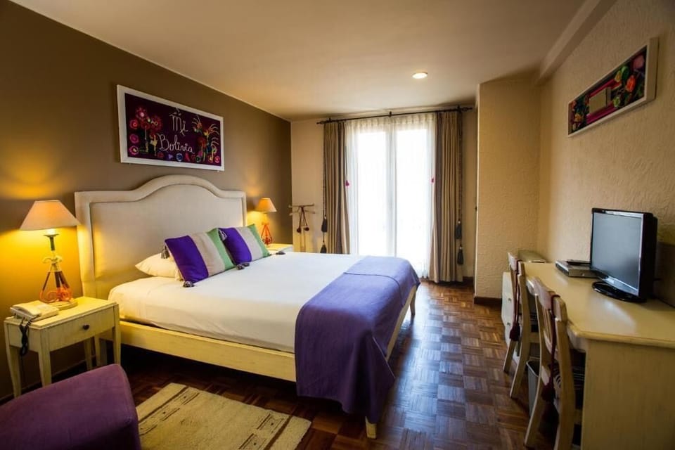Double Room, 1 King Bed | In-room safe, desk, laptop workspace, WiFi (free)