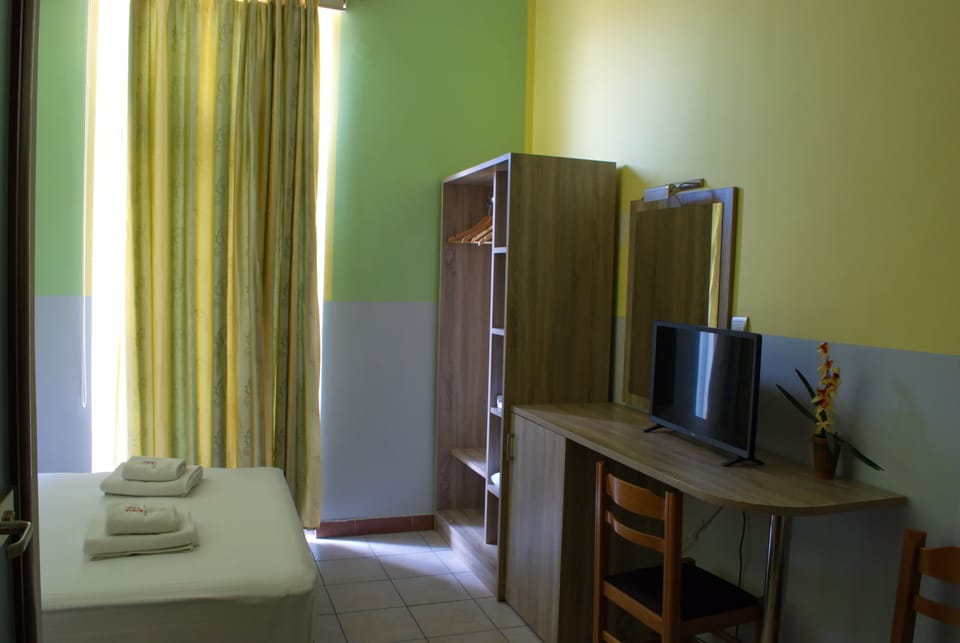 Classic Double or Twin Room | Premium bedding, Select Comfort beds, free WiFi