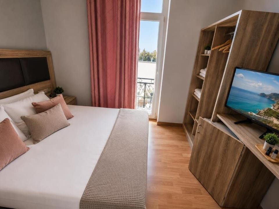 Premium bedding, Select Comfort beds, WiFi (free)