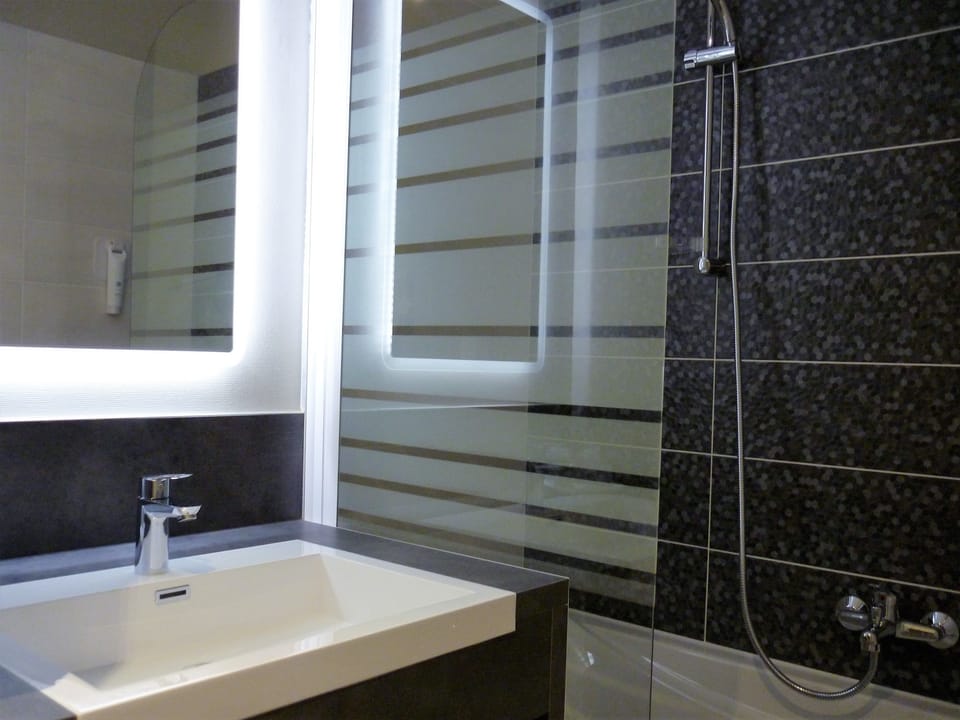 Room, Terrace | Bathroom | Rainfall showerhead, free toiletries, hair dryer, towels