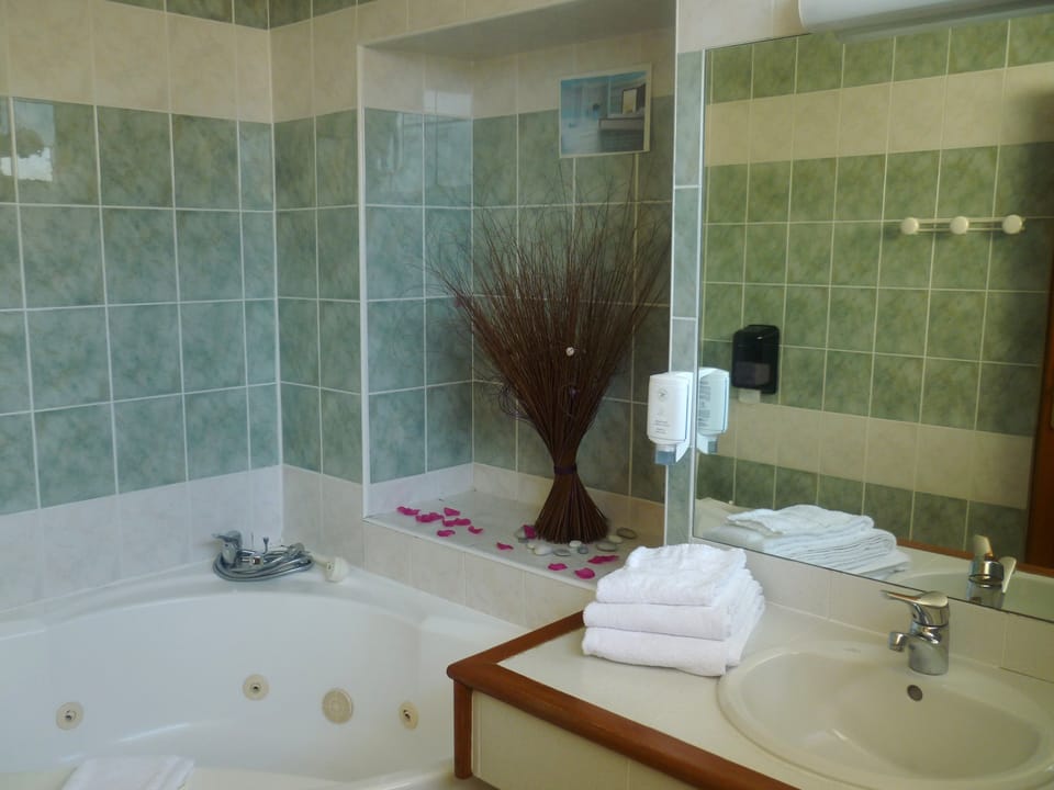The Originals Boutique, Hôtel Clos St Marie Hotel in Bourgogne-Franche-Comté