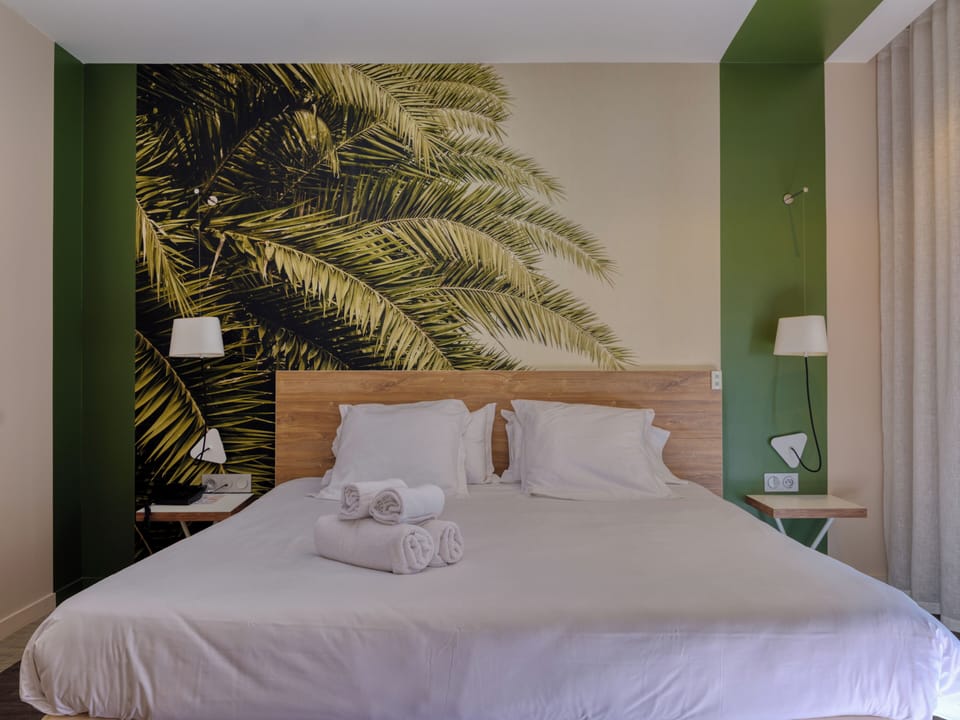 Luxury Suite | Individually decorated, individually furnished, soundproofing, free WiFi