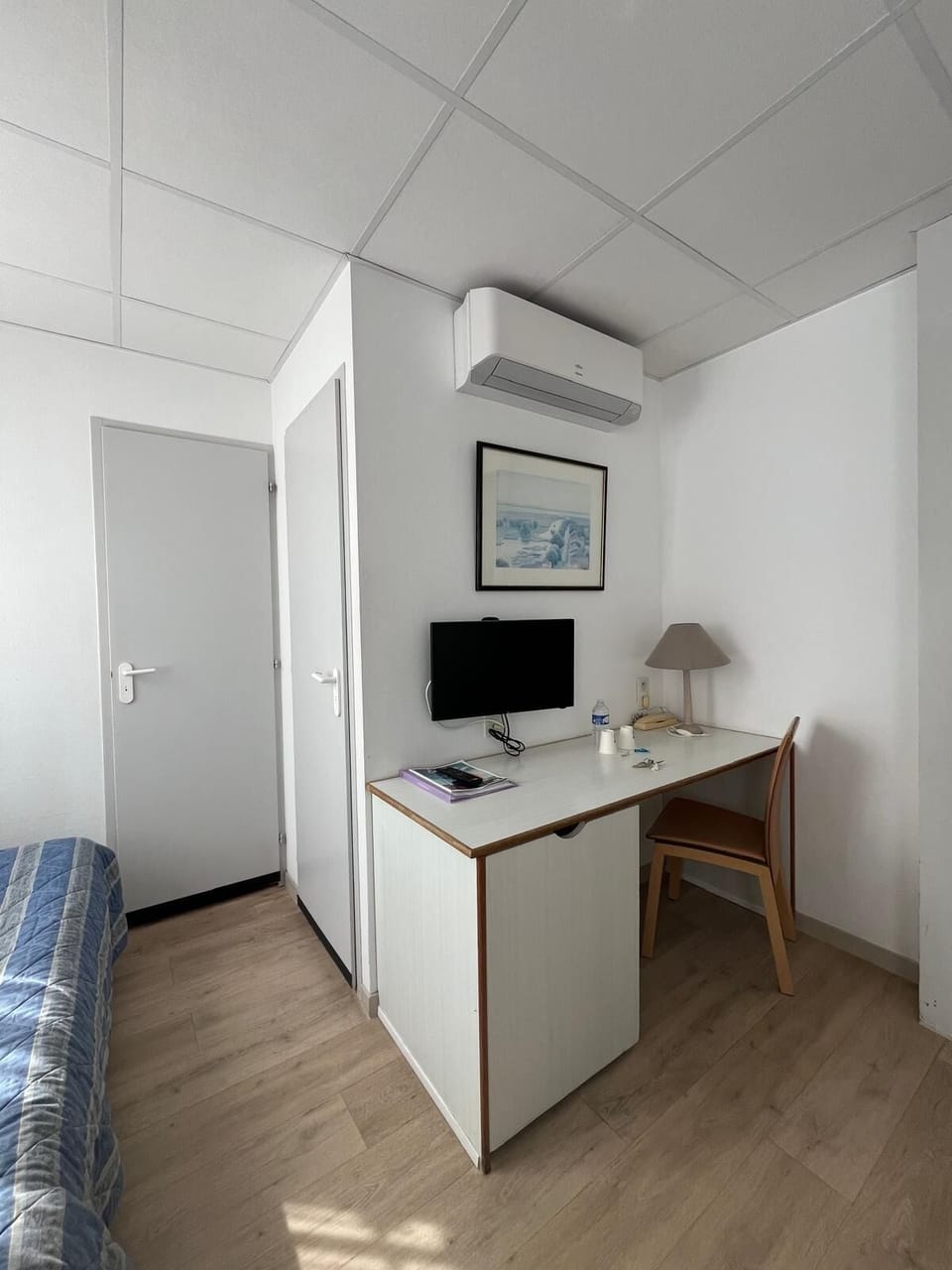 Comfort Double Room | Desk, iron/ironing board (on request), WiFi (free)