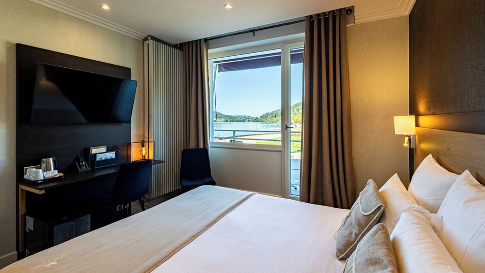 Double or Twin Room | In-room safe, individually furnished, desk, blackout drapes