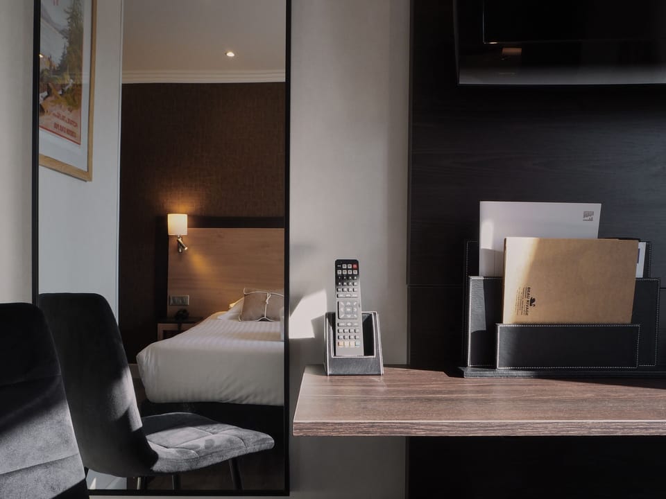 Single Room | In-room safe, individually furnished, desk, blackout drapes