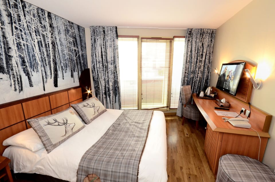 In-room safe, desk, blackout drapes, soundproofing