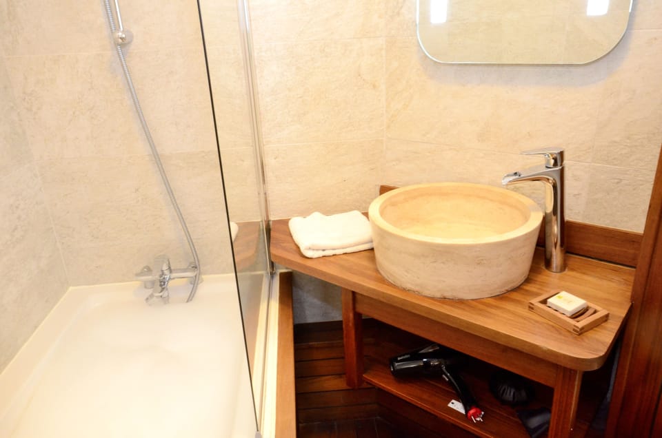 Superior Double or Twin Room | In-room safe, desk, blackout drapes, soundproofing