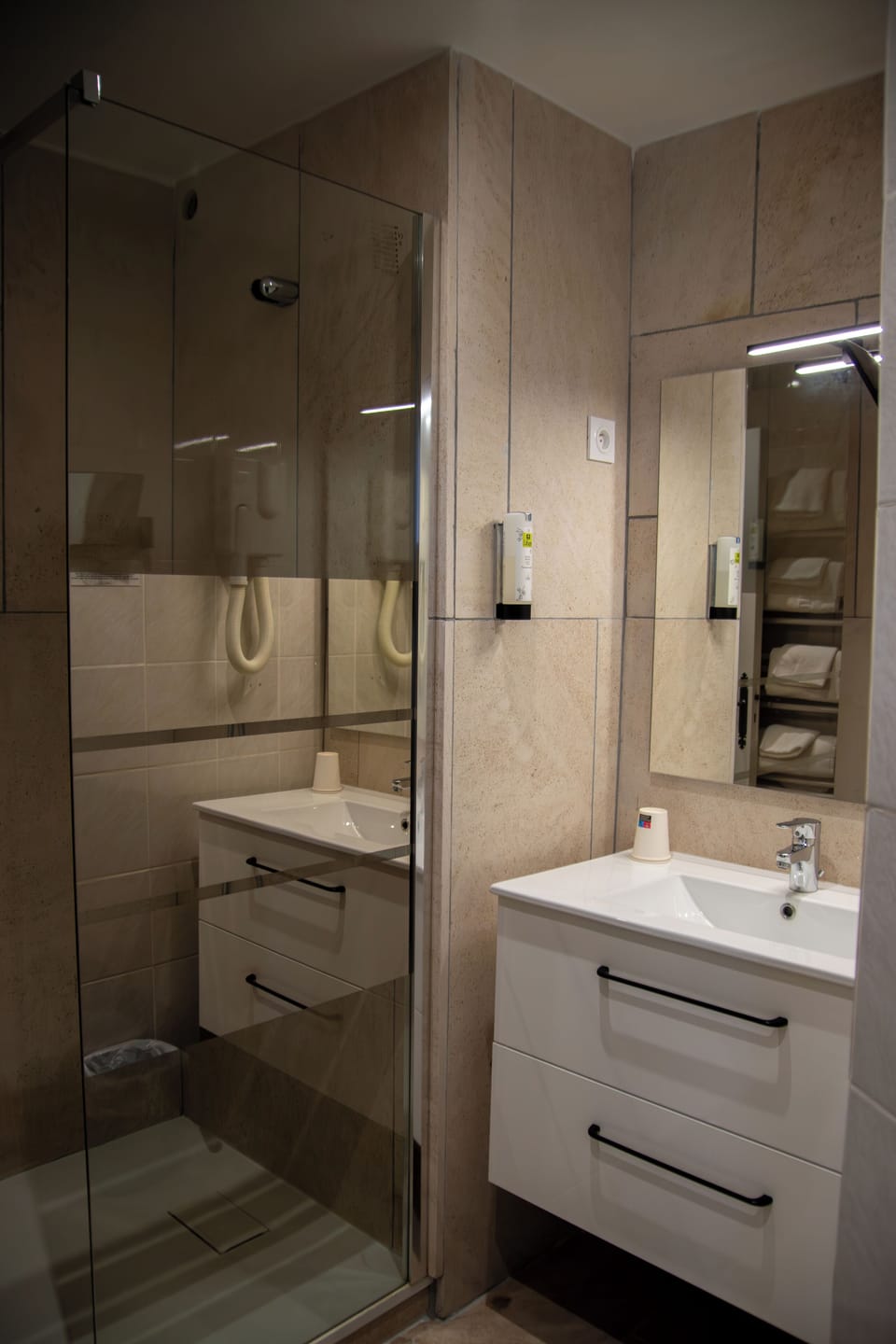 Quadruple Room | Bathroom