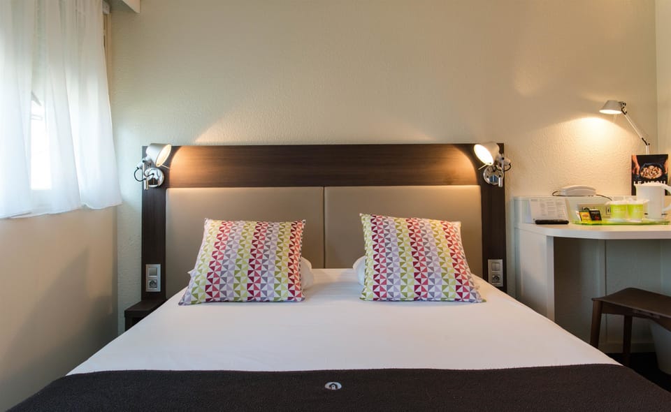 Premium bedding, individually decorated, individually furnished, desk
