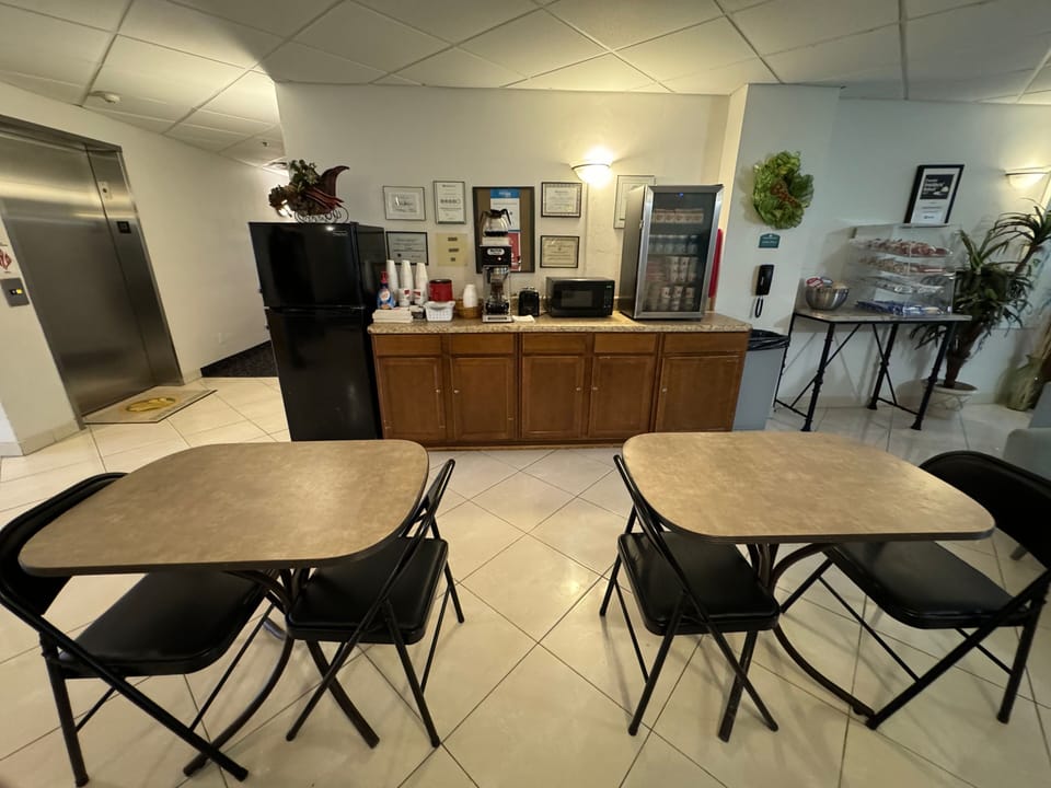 Free daily continental breakfast