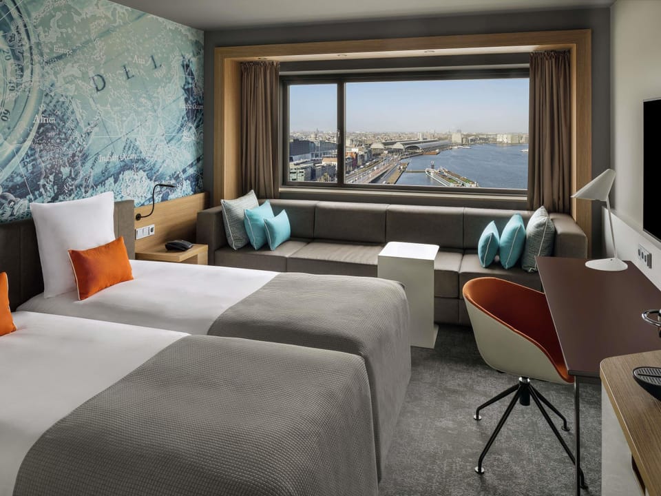 Hypo-allergenic bedding, in-room safe, desk, laptop workspace