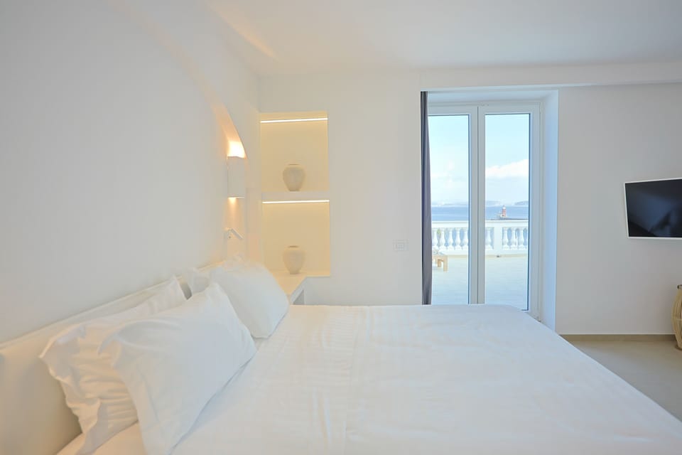 Presidential Suite, Terrace, Sea View | Egyptian cotton sheets, premium bedding, down comforters, minibar