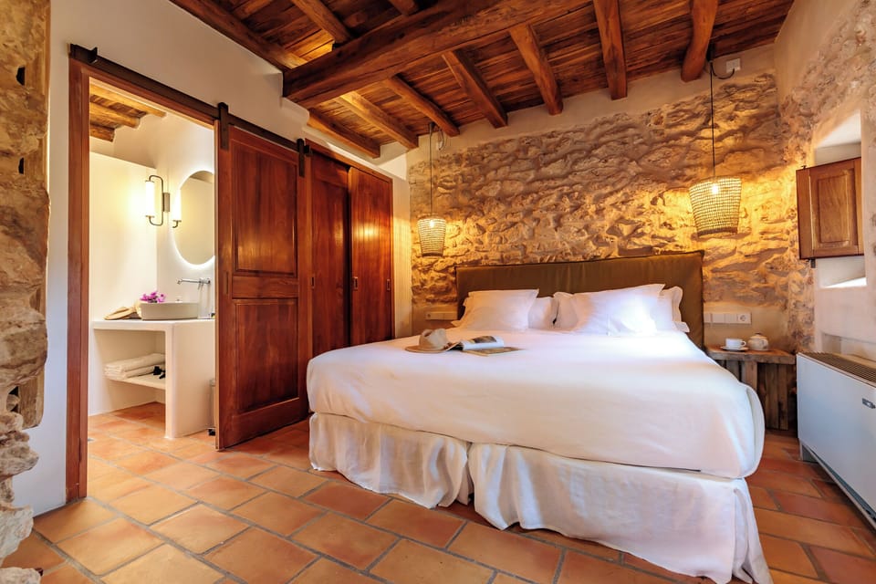 Junior Room, Terrace, Garden View (Family) | Bathroom | Eco-friendly toiletries, hair dryer, bathrobes, slippers