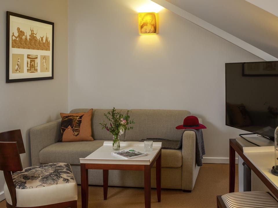 Junior Suite, 1 Double Bed | Select Comfort beds, free minibar items, in-room safe, blackout drapes