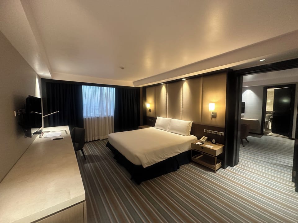 One-Bedroom Suite | Premium bedding, minibar, in-room safe, desk