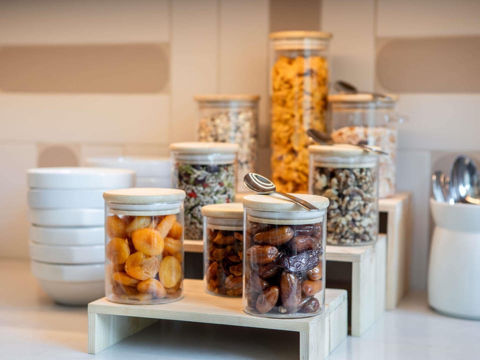 Daily buffet breakfast for a fee