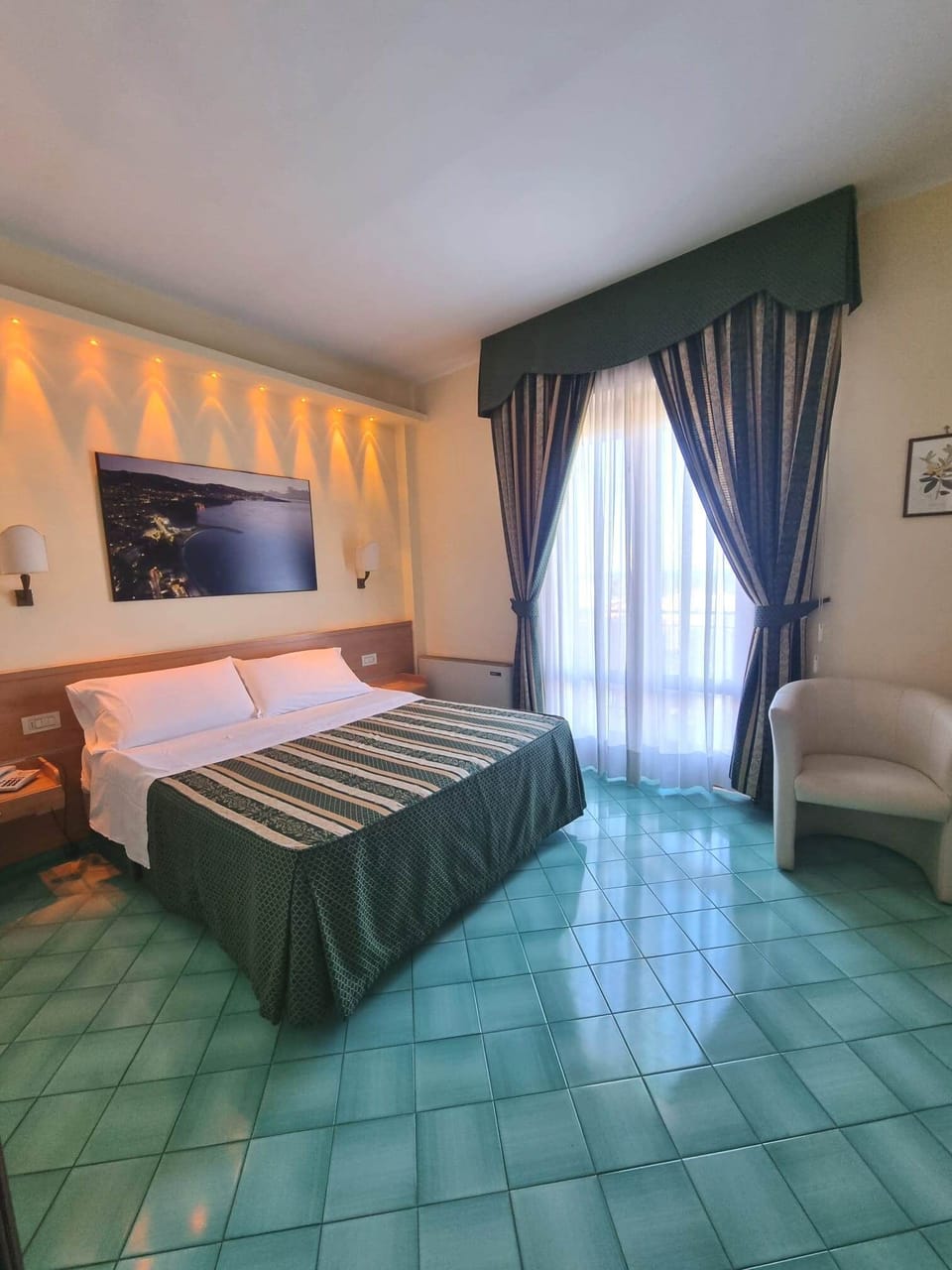 Double Room, Sea View | In-room safe, desk, iron/ironing board, free WiFi