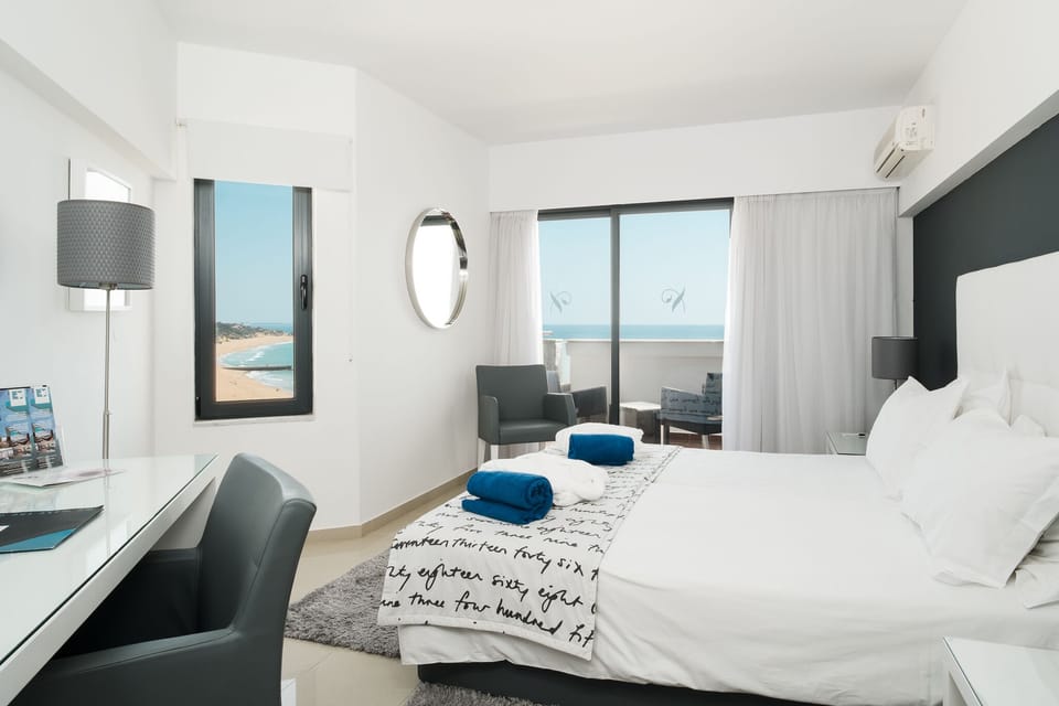 Twin Vista Mar | In-room safe, free WiFi, bed sheets