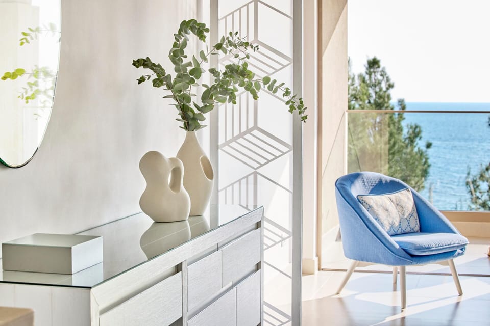 Junior Suite, Sea View | Free minibar, in-room safe, desk, free WiFi