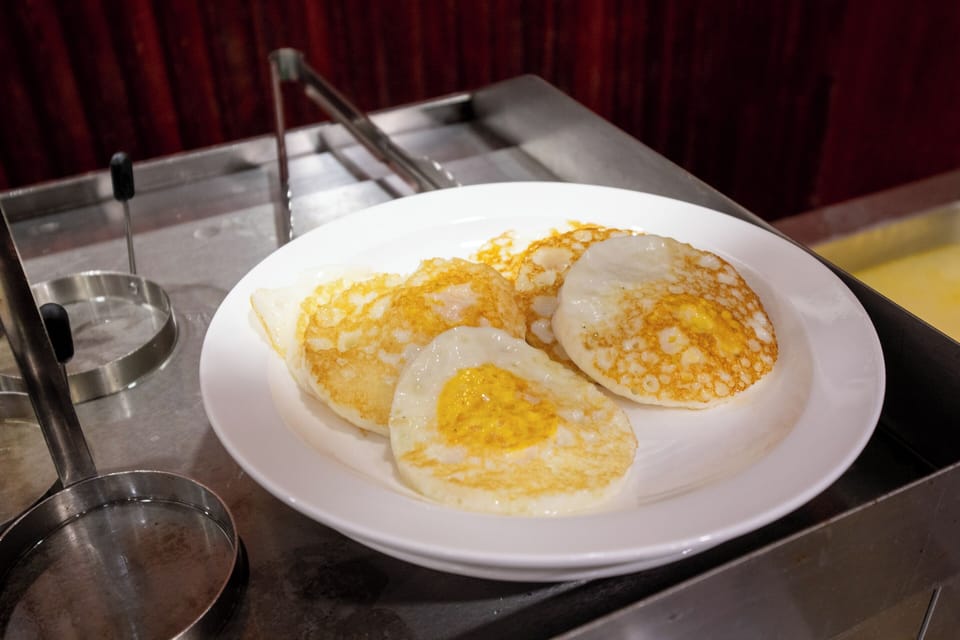 Daily buffet breakfast for a fee