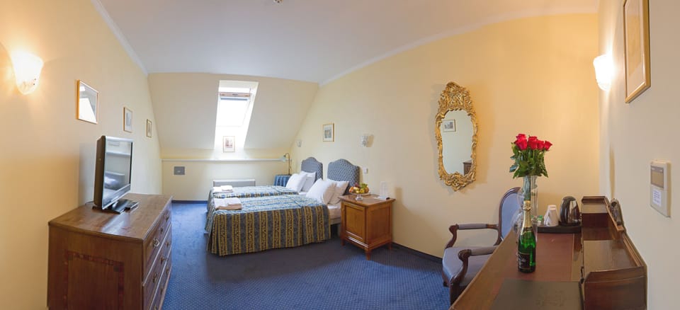 1 bedroom, premium bedding, down comforters, minibar