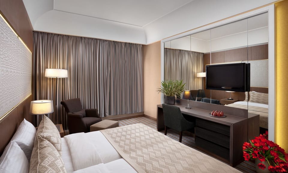 Minibar, in-room safe, desk, laptop workspace