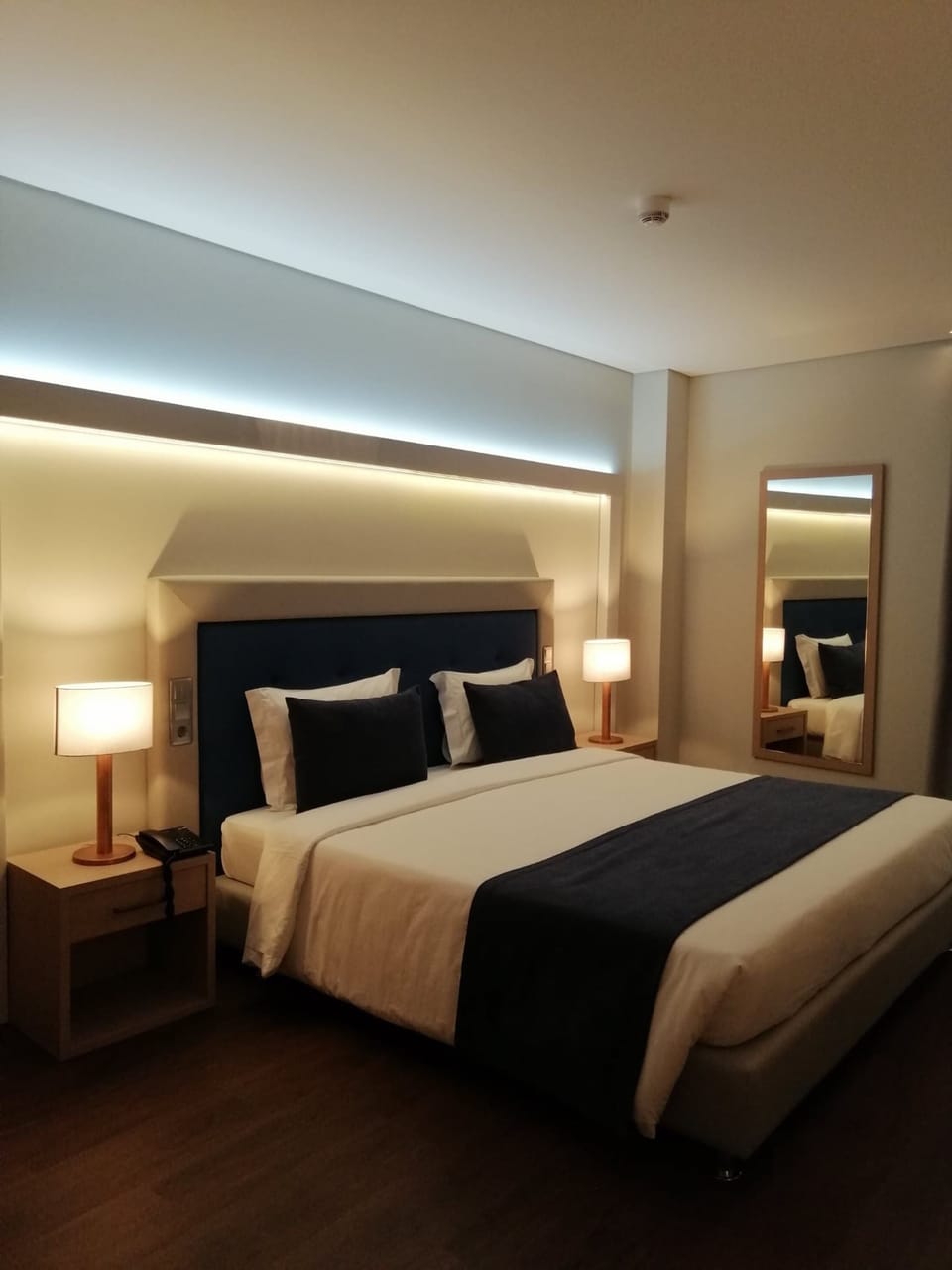 Deluxe Double Room | Minibar, in-room safe, blackout drapes, soundproofing