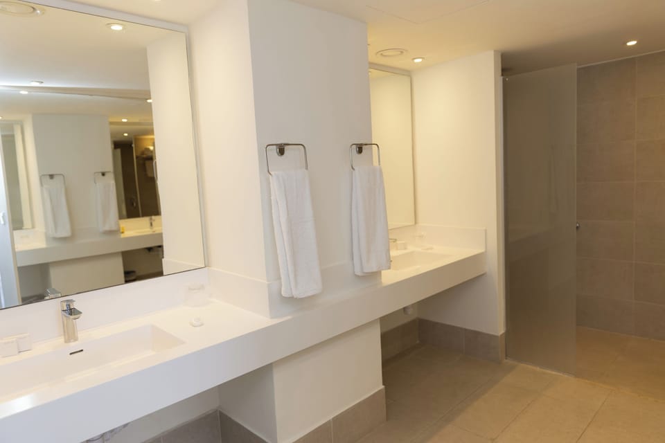 Venus Suite with Direct Sea View | Minibar, in-room safe, laptop workspace, blackout drapes