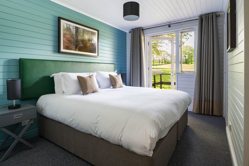 Swiss Style Lodge | Hypo-allergenic bedding, memory foam beds, iron/ironing board, free WiFi