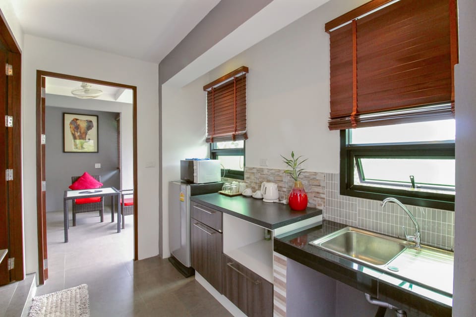 Basic Room | Private kitchenette | Coffee/tea maker, electric kettle