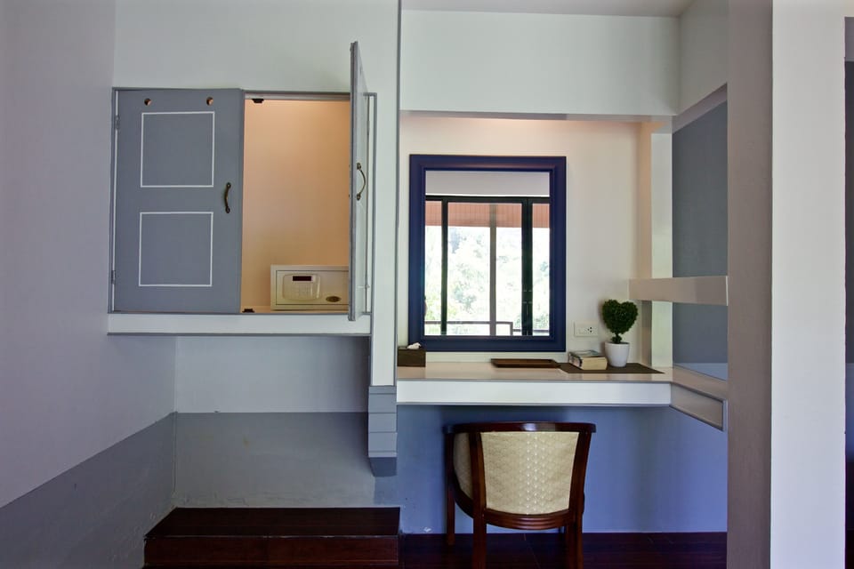 Garden Villa - 2 Single Beds | In-room safe, individually decorated, desk, blackout drapes