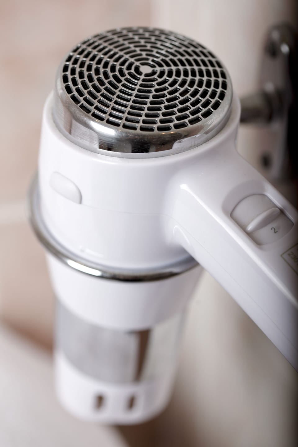 Hydromassage showerhead, free toiletries, hair dryer, towels