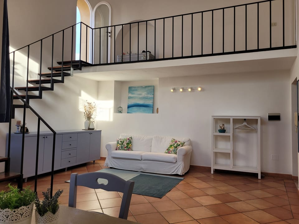 Family Duplex | Living area | Books
